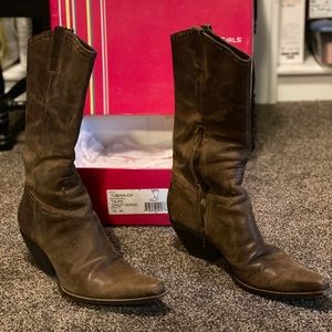 BCBGirls Tubina boots